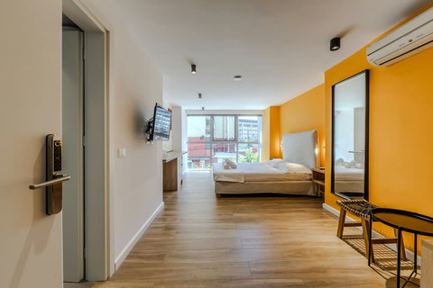 Bedroom with a double bed