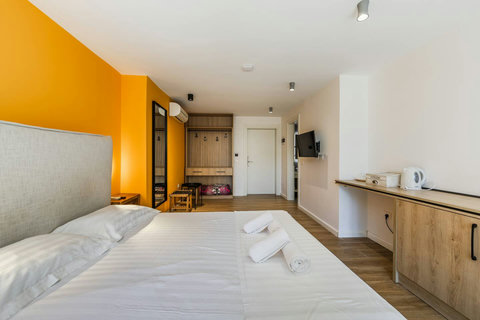 Bedroom with a double bed