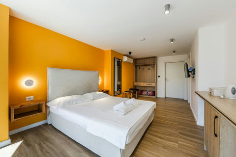 Bedroom with a double bed