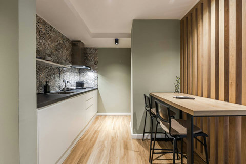 Fully-equipped kitchen