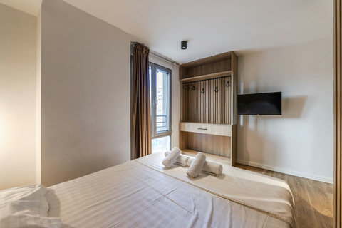 Bedroom with a double bed