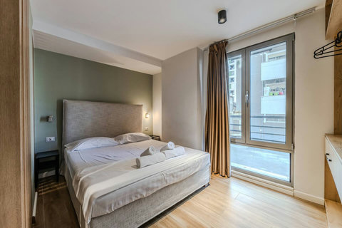 Bedroom with a double bed