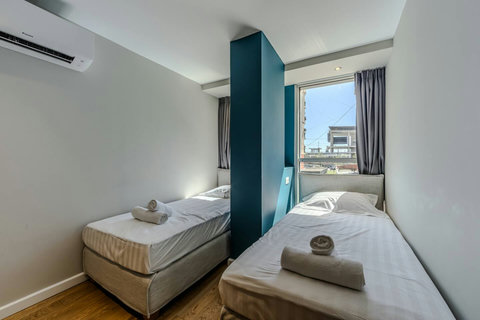 Bedroom with two single beds