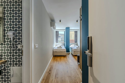 Bedroom with two single beds