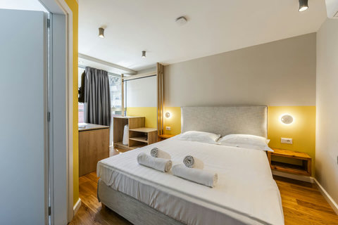 Bedroom with a double bed