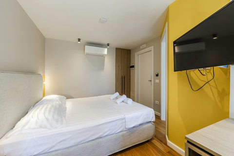 Bedroom with a double bed