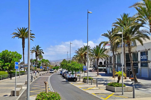 Just 3 minutes’ walk to Playa de Troya and local bars, shops, and promenade.