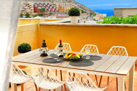 Your Altos del Roque spot for sunset ocean meals