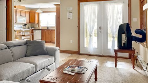 "The accommodation was exactly as described, clean, spacious, quiet, and hosts were quick to respond when we had questions. We would stay here again."