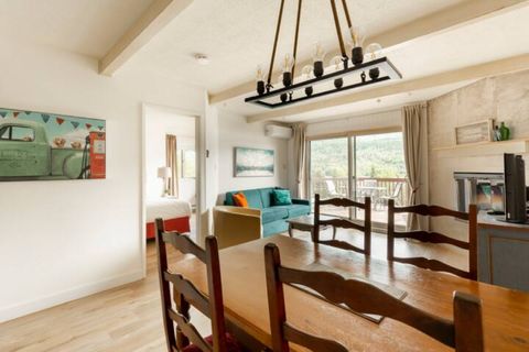 Great comfy place with a gorgeous view! Easy and efficient communication and check-in/out process. Would absolutely go back and certainly recommend.