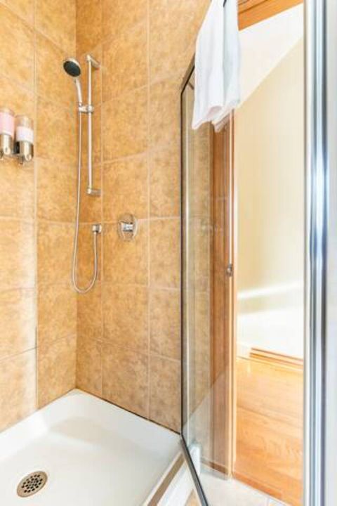 "Clean bathrooms. Very spacious!"