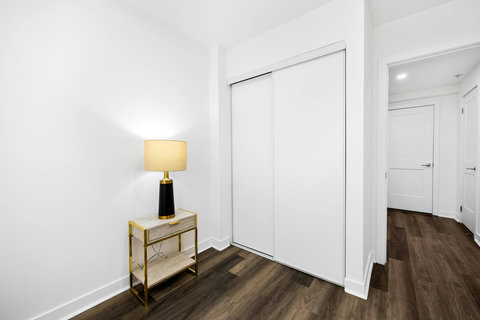 “Less clutter, more living.