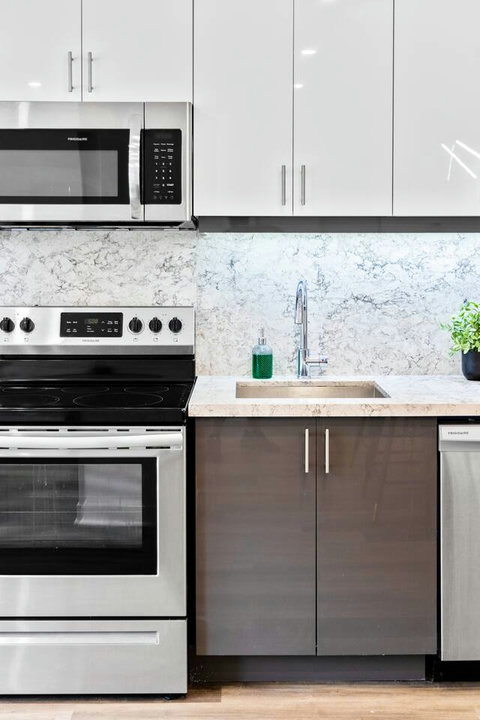 Well-equipped kitchenette with a smart, space-saving layout