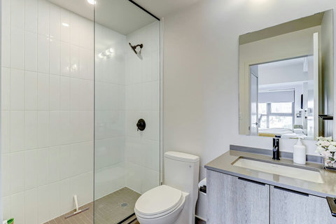 Luxury towels and a calming atmosphere for a hotel-quality experience.