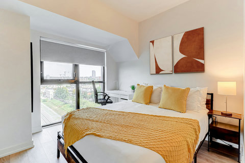 Wake up refreshed in this bright and comfortable bedroom.