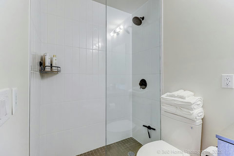 A clean, calming space to refresh and unwind