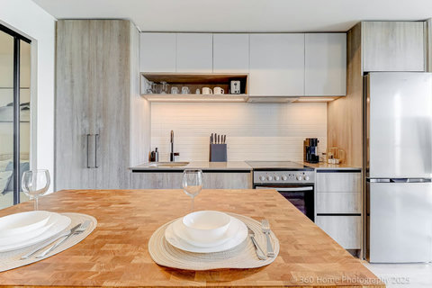 v“Perfect kitchen setup for families and extended stays.”