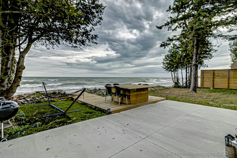 Breathtaking lake view right from your doorstep.