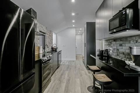 “Fully equipped kitchen.”