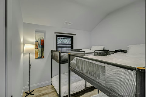 Please note, there will be only 2 bunk beds made with sheets which are the lower 2. The above bunk beds are not counted in the listing due to safety.