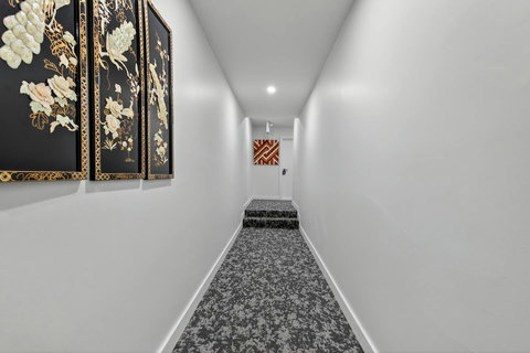 Neat indoor walkway offering smooth access throughout the house