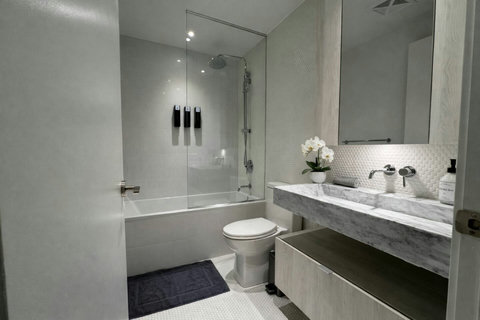 Fresh, functional bathroom for a relaxing stay