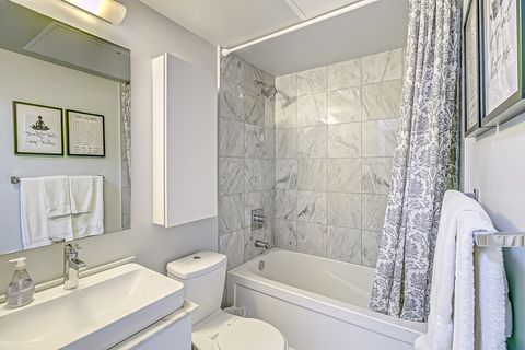 Amazing location and a fantastic host would stay there again.