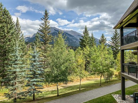 Great place for an unwind nice pool and hot tub. Enjoyed bbq and patio out back.
