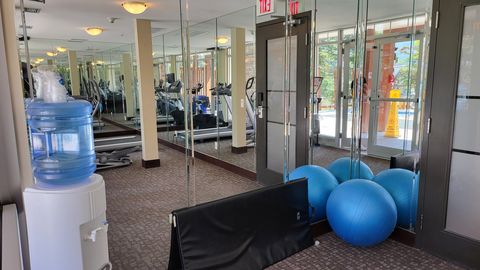 "Great space and a great price. Good view of the mountains and close to many amenities. Nice stylish space as well."