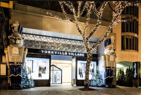 Great compact place in the heart of Yorkville. On point quick communication with host, clean place, central location makes it a good option for a perfect short stay.