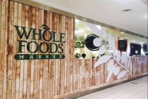 This is the perfect place for a quick Toronto getaway. The space is quaint but has all the essentials you'll need. The location was absolutely lovely.