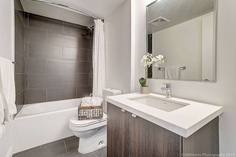 Nice, clean, convenient place to stay in beautiful Yorkville.