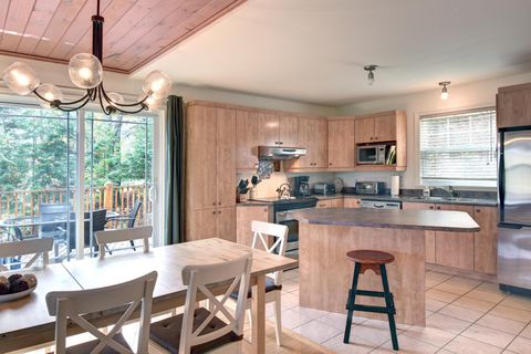 "We really enjoyed our stay. The house is conveniently located just between St-Jovite and Mont Tremblant. Close to ski hills, supermrkts and other stores. The kitchen is well equipped, nice size rooms 2 floors of space so kids can have their own flr"