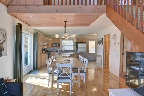 "Loved the large dining table for gathering and eating together"