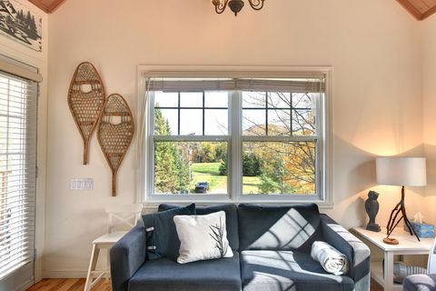 "Great little spot in perfect location for going hiking in the nearby national park."