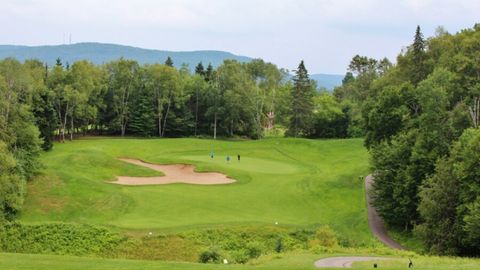 Awesome place! I would stay there again! Right by the golf course and close to the highway.