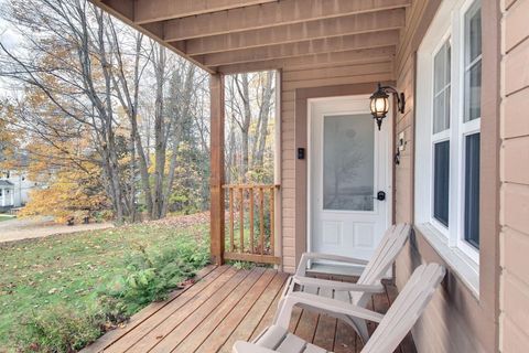 Very nice place. Well located in a very quiet area. Very clean accommodation with all amenities. I recommend it without hesitation.