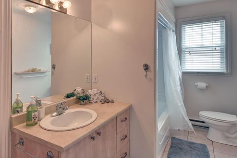 Clean, comfortable, and small accommodations are located about a 20-minute drive to the heart of Mont Tremblant.