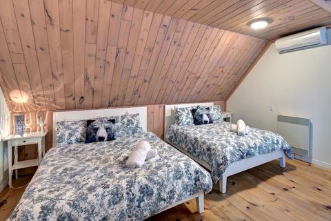 "Beautiful place, exactly what we expected. Very spacious."