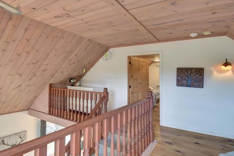 "Really nice place! Near all services. The place is really big and beautiful. The host was great as well, he answered really quick."