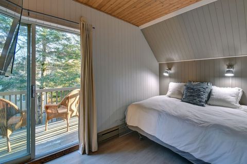 My kids enjoyed it here. it  is very close to the lake