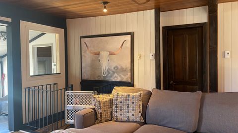 This living room is like a warm hug from home.