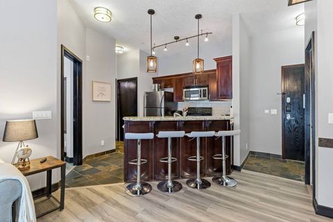 Gorgeous unit in the perfect location! Check-in was extremely smooth and Arya was easy to get a hold of to communicate.
