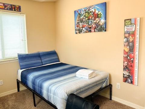 Full and Twin bed room 