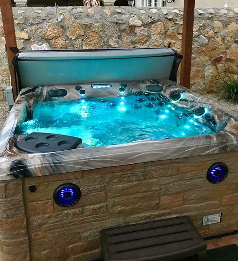 6 Person Jetted Spa with Bluetooth Speakers 
