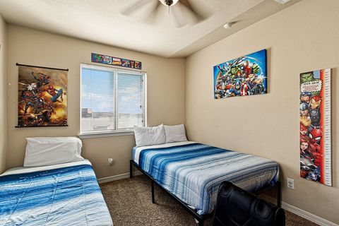 Full and Twin bed room 