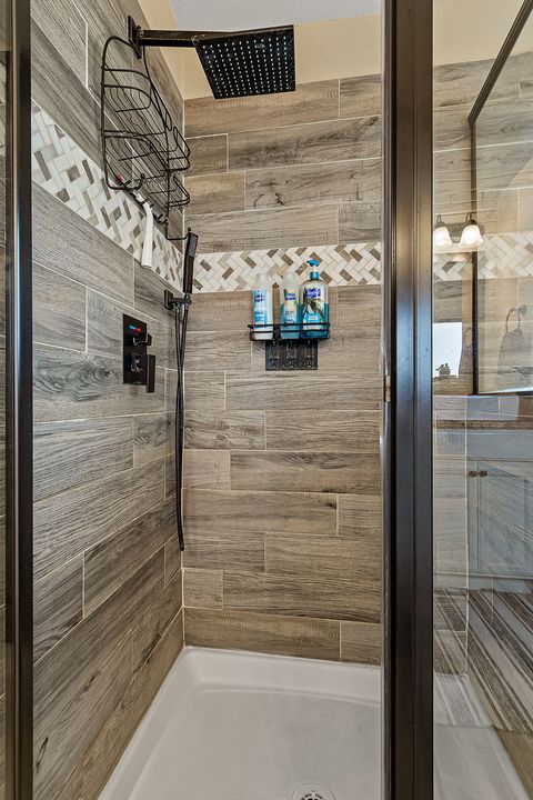 Main King bedroom bathroom stand up shower 