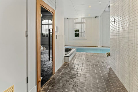 In the shared building, there is the gym, spa, sauna and swimming pool.