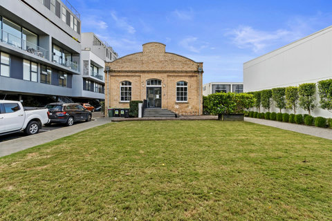 This building houses the shared facilities including the gym, sauna, spa and swimming pool.