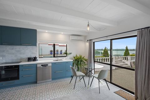 This suite is perfect for adults or older persons for whom stairs might be an issue. It is pool side and has a beach outlook.